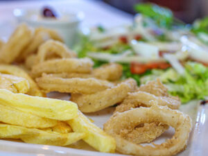 Calamari with salad & chips